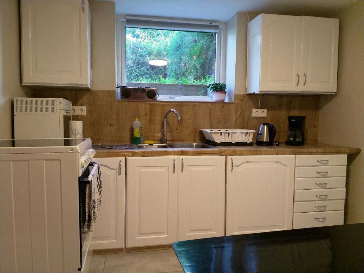 Renovated Semi- Basement 2 Bedrooms Furnished Apartment - Close To Everything In Moss Dış mekan fotoğraf