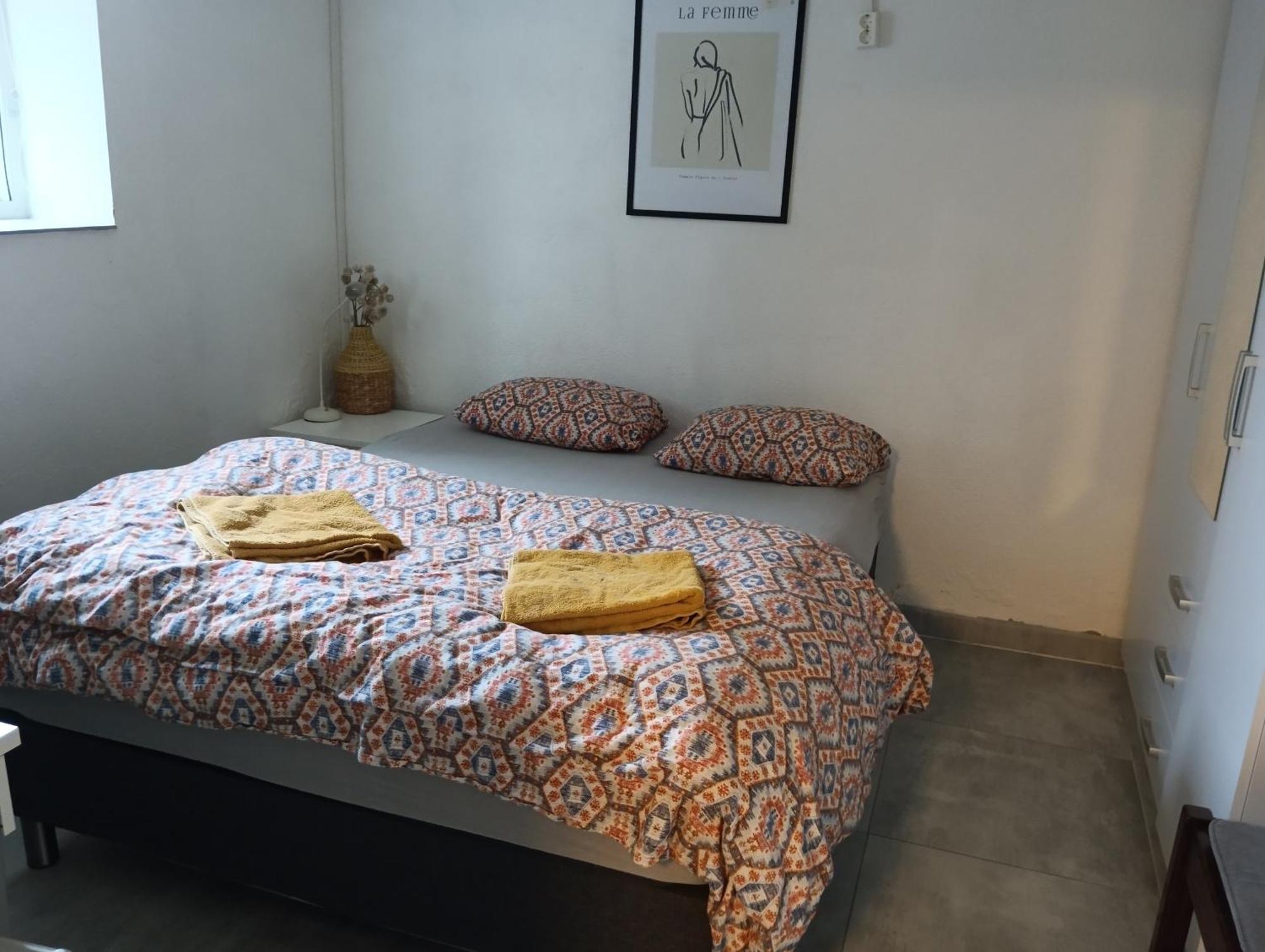 Renovated Semi- Basement 2 Bedrooms Furnished Apartment - Close To Everything In Moss Dış mekan fotoğraf